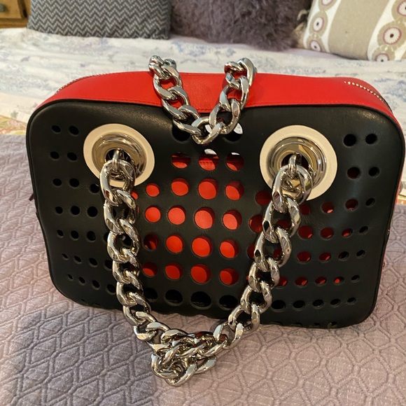 Handbag by Prada, new condition, only $1590 - Picture 3 of 3